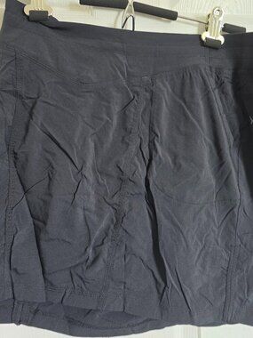 Indygena Sport Skirt with Built-In Shorts – Black – Size Large 🖤